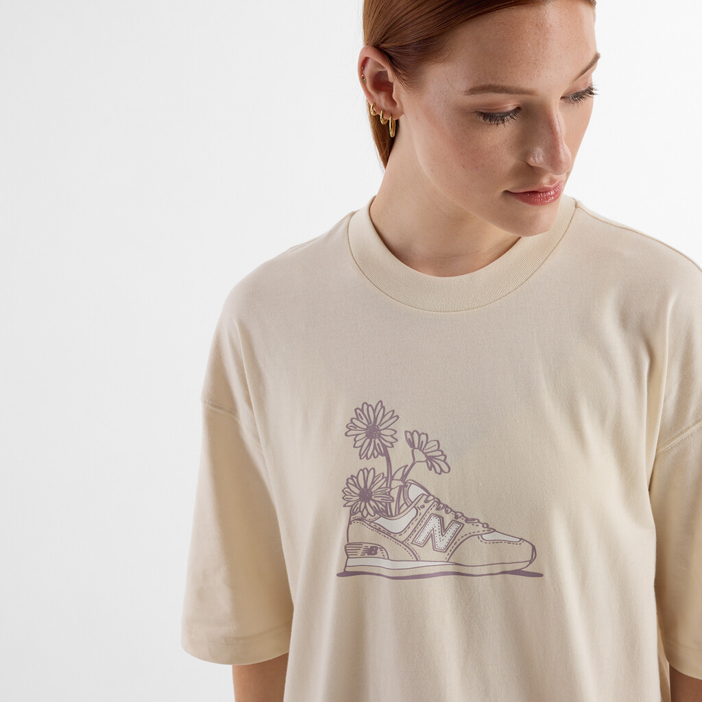 New Balance - W New Balance Oversized Flower T-Shirt - linen