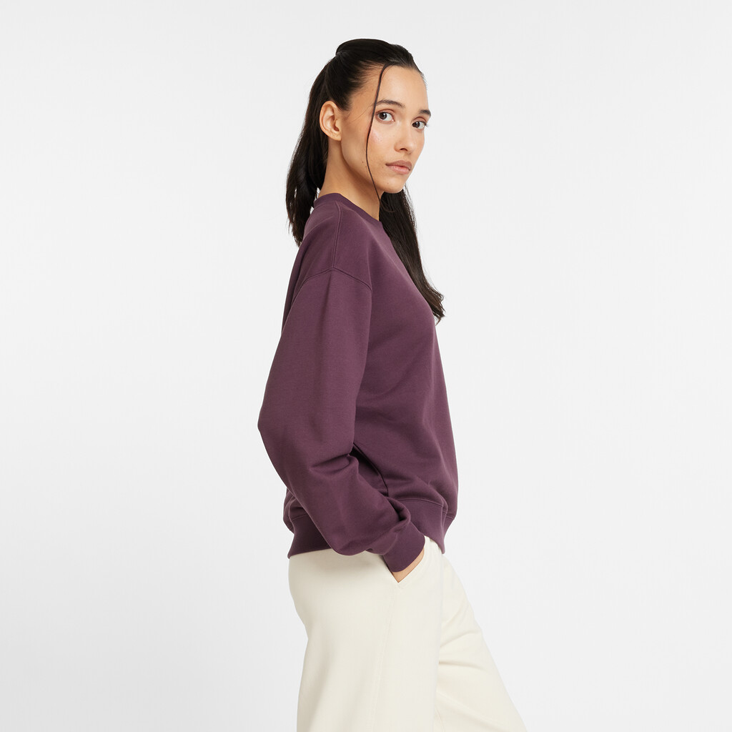 New Balance - W New Balance French Terry Oversized Logo Crew - plum brown