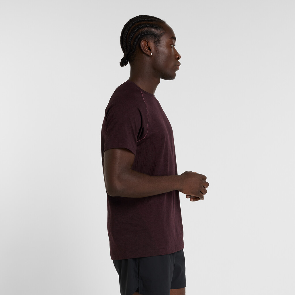 New Balance - NB Athletics Seamless T-Shirt - faded plum