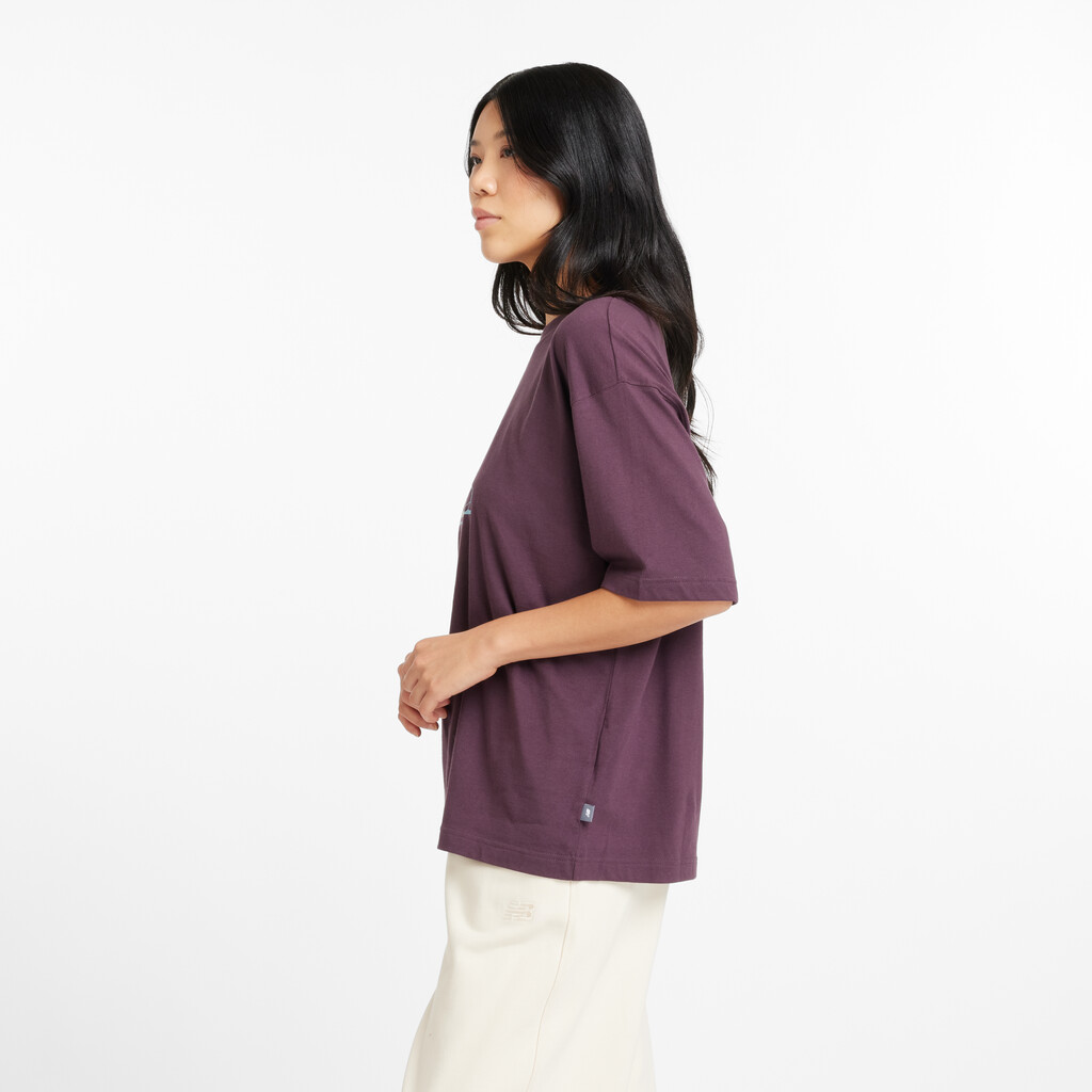 New Balance - W New Balance Oversized Flower T-Shirt - plum brown